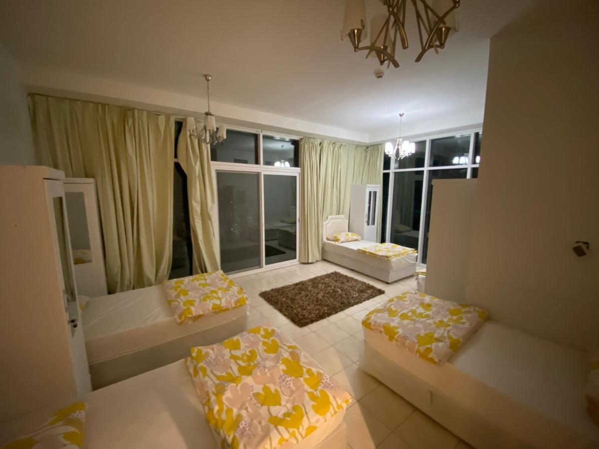 Elegance Hostel Dubai Esterno foto