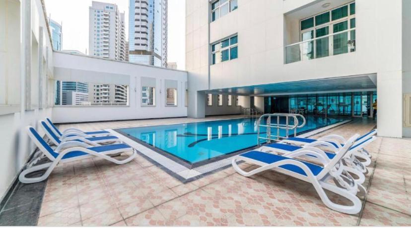 Elegance Hostel Dubai Esterno foto
