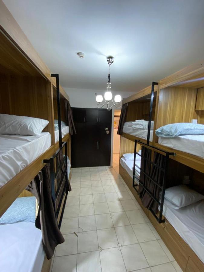 Elegance Hostel Dubai Esterno foto
